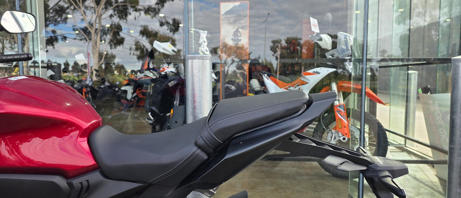 2025 HONDA CB650R SPORTS
