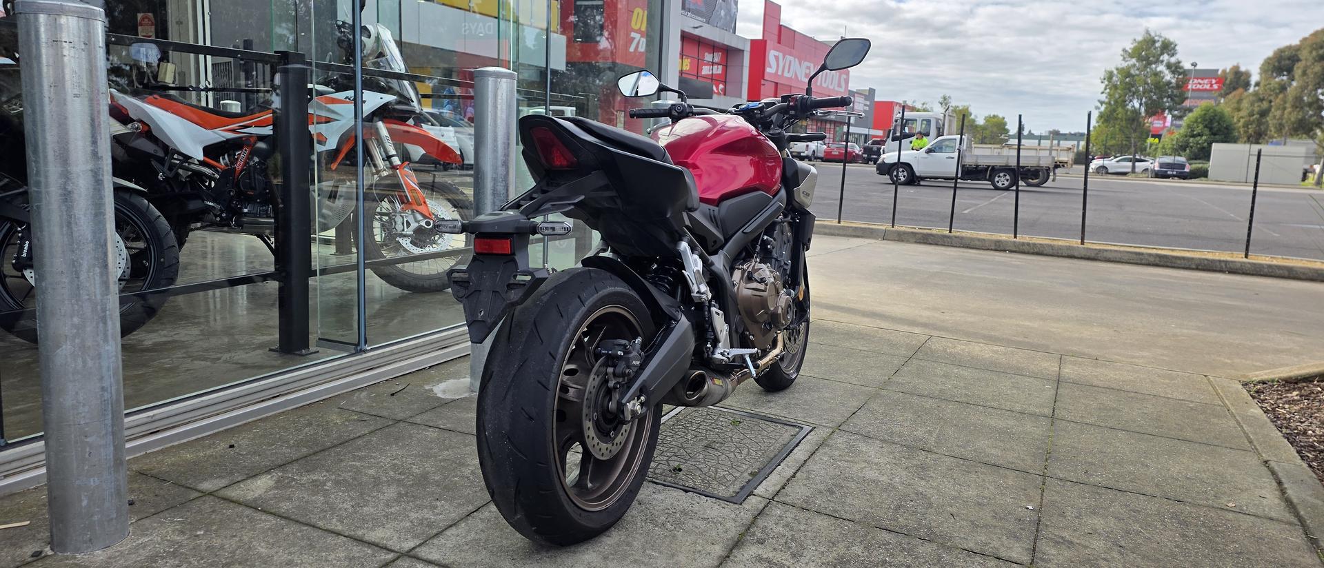 2025 HONDA CB650R SPORTS