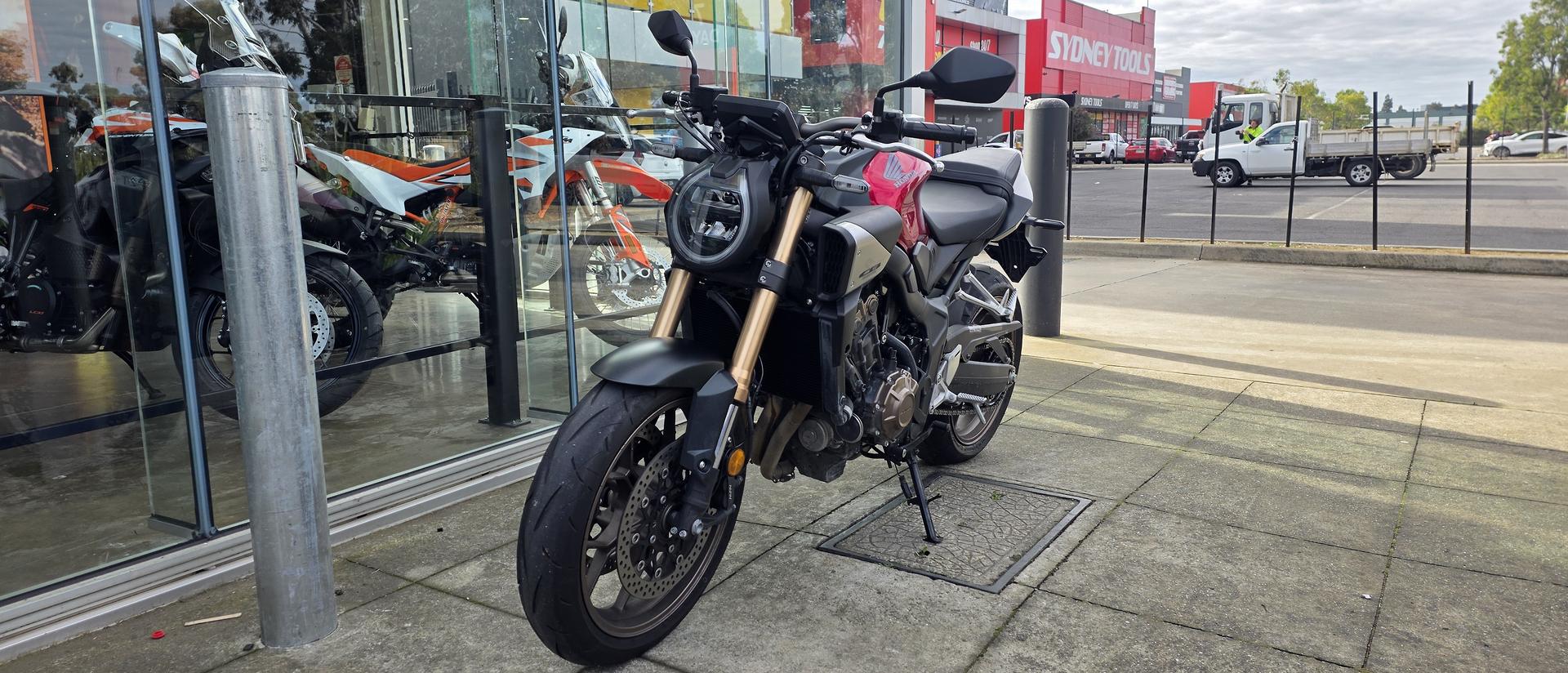 2025 HONDA CB650R SPORTS