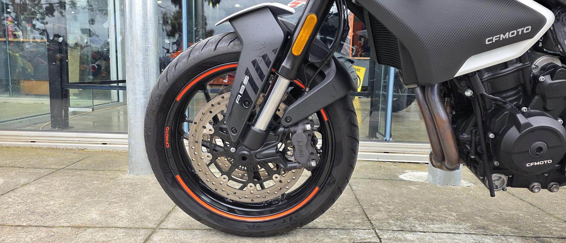 2023 CF MOTO 800 NK ADVANCED ROAD