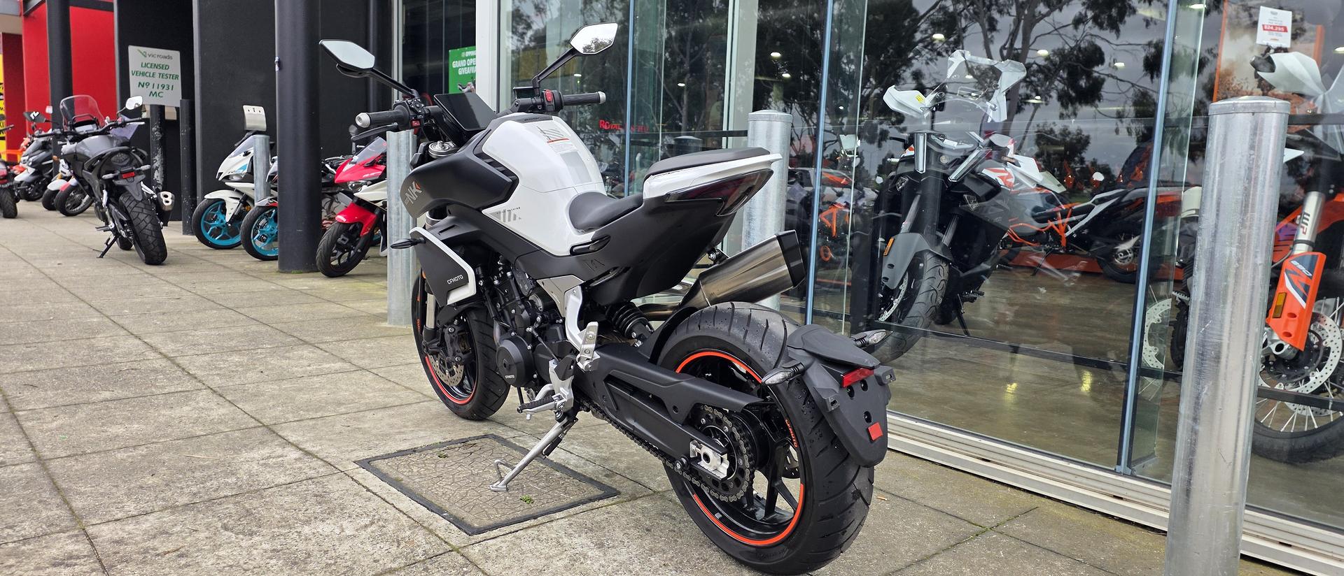 2023 CF MOTO 800 NK ADVANCED ROAD