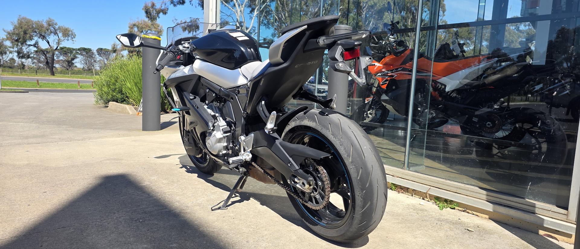 2025 CFMOTO 675 SR-R SPORTS