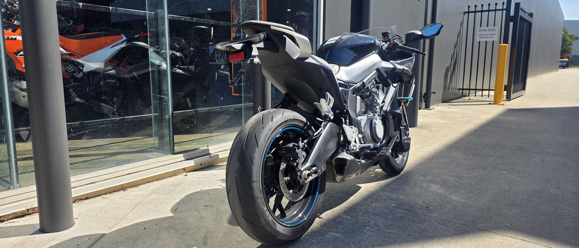 2025 CFMOTO 675 SR-R SPORTS