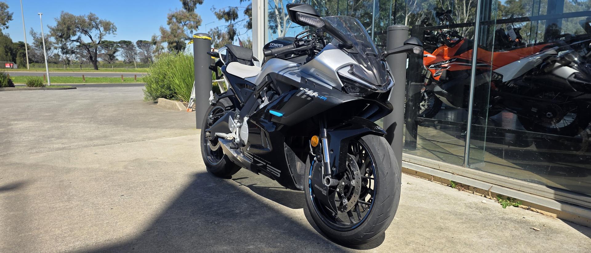 2025 CFMOTO 675 SR-R SPORTS