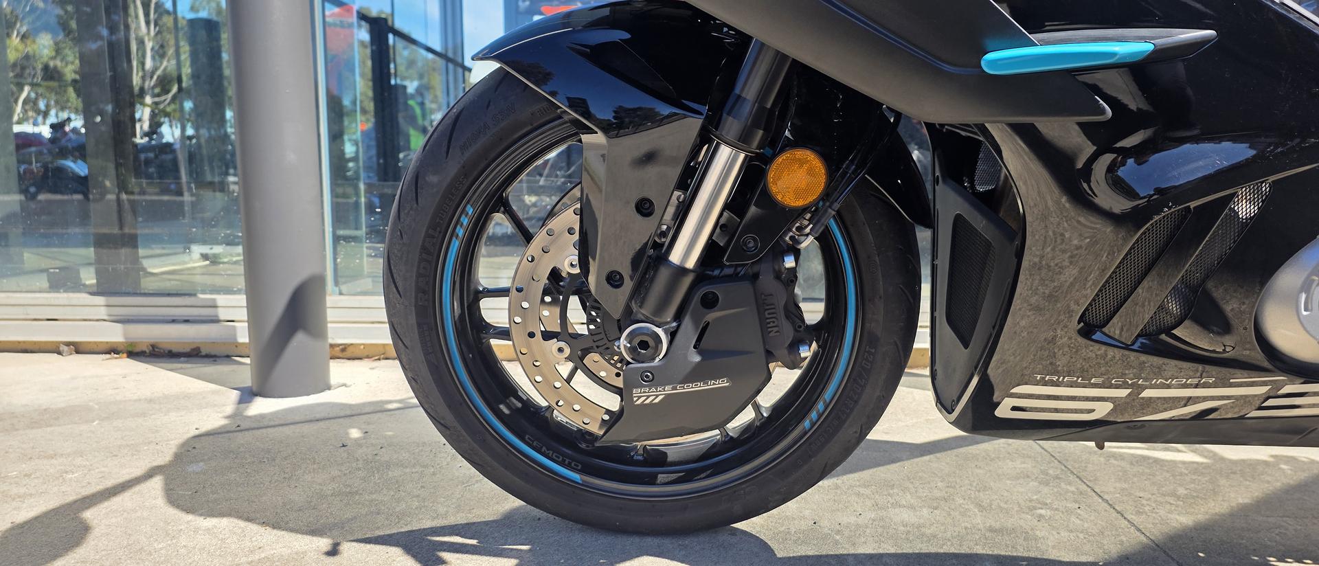 2025 CFMOTO 675 SR-R SPORTS