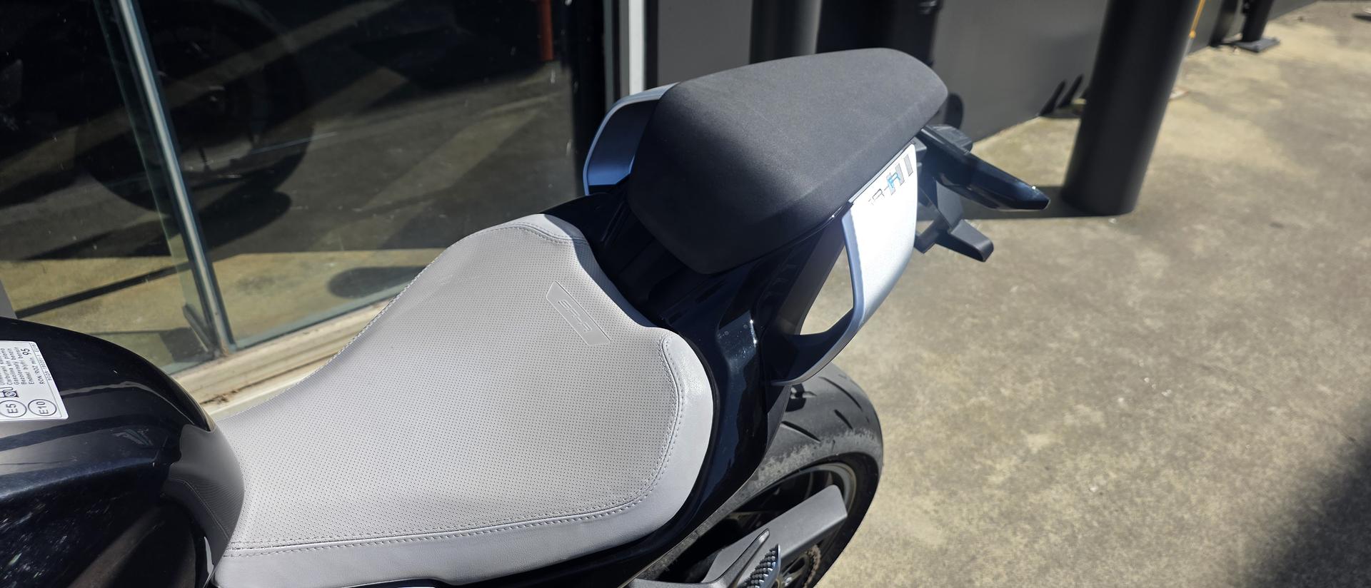 2025 CFMOTO 675 SR-R SPORTS