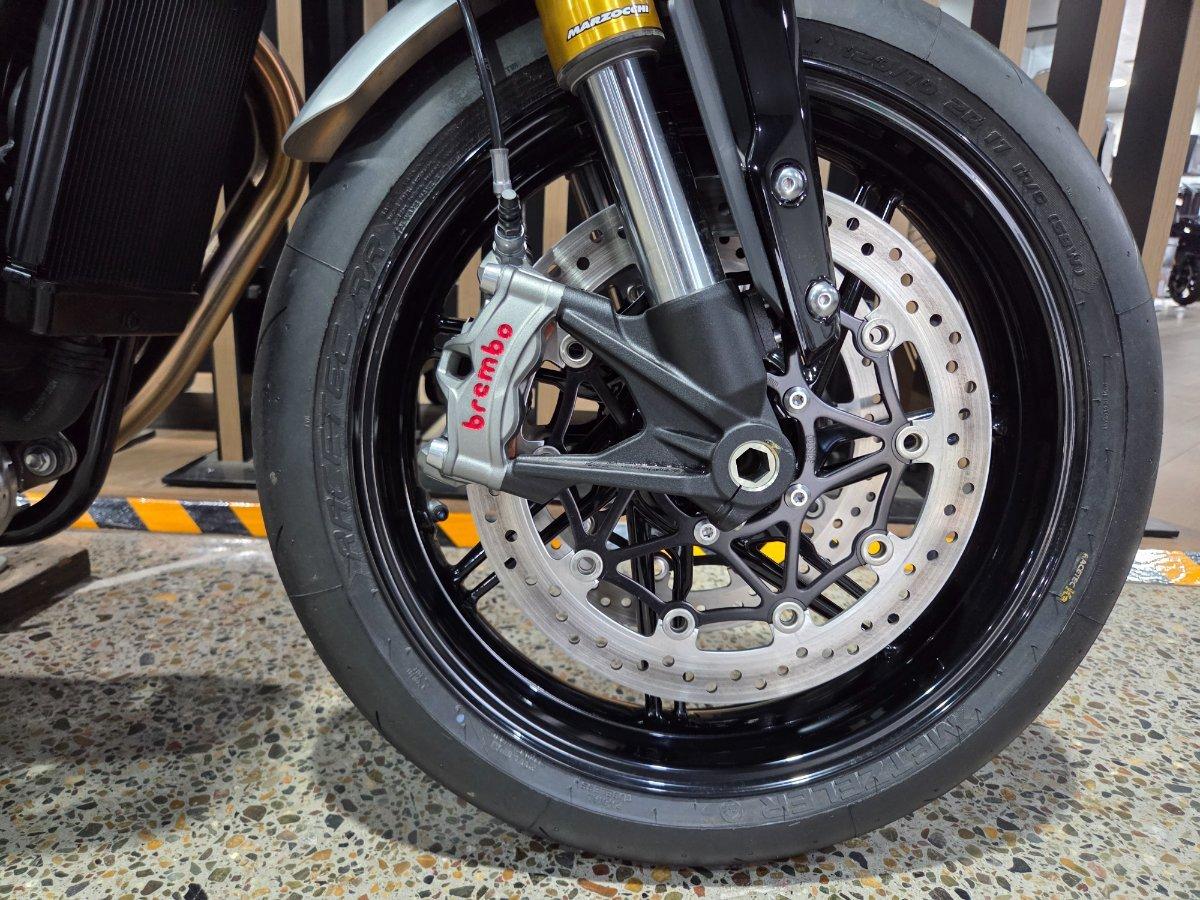 2025 TRIUMPH SPEED TWIN 1200 RS ROAD