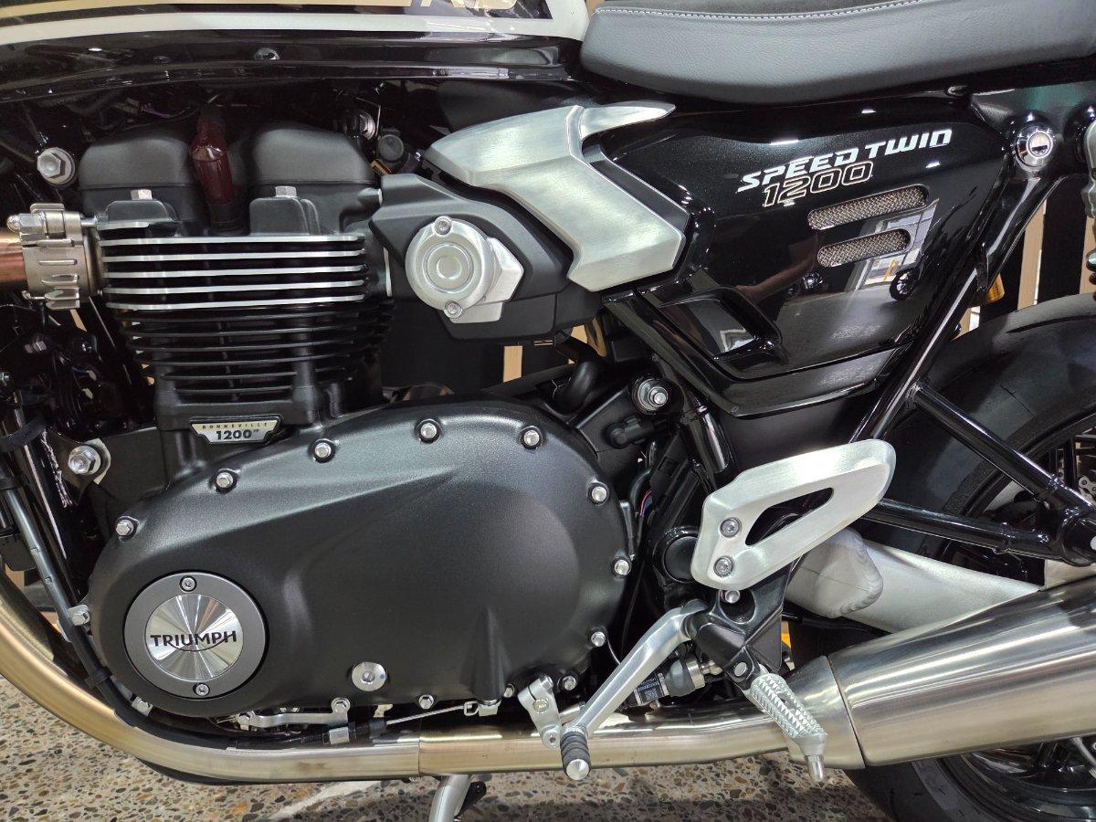 2025 TRIUMPH SPEED TWIN 1200 RS ROAD