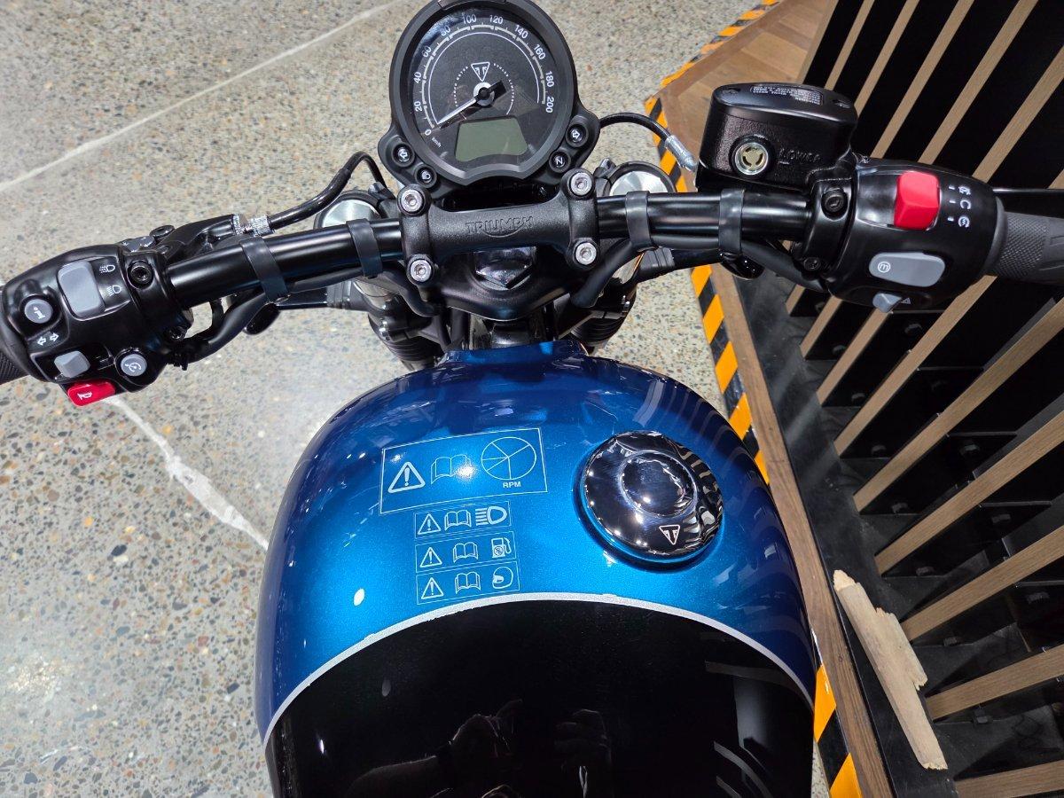 2026 TRIUMPH BONNEVILLE BOBBER ROAD
