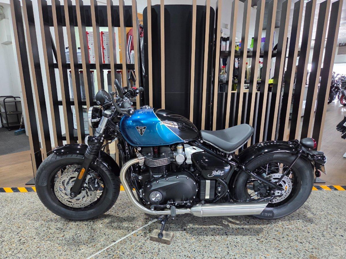 2026 TRIUMPH BONNEVILLE BOBBER ROAD