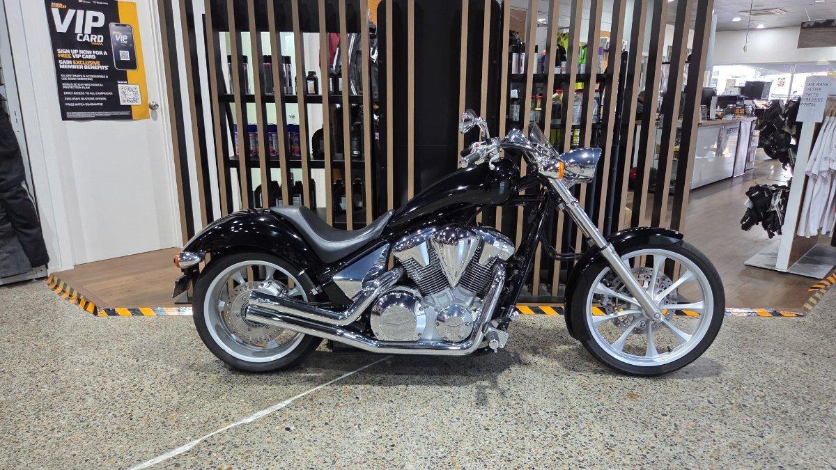 2009 HONDA VTX1300 (FURY) CRUISER