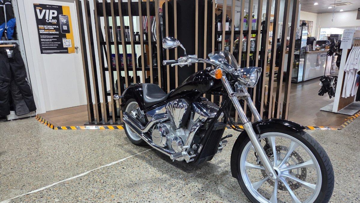 2009 HONDA VTX1300 (FURY) CRUISER