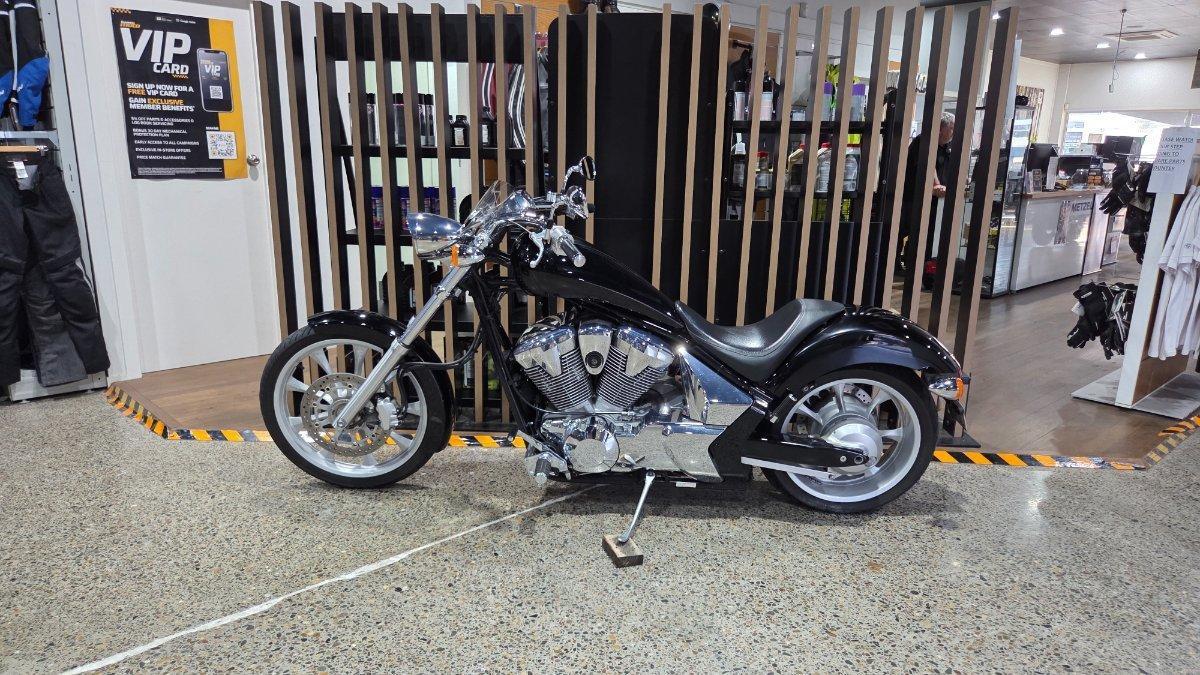 2009 HONDA VTX1300 (FURY) CRUISER