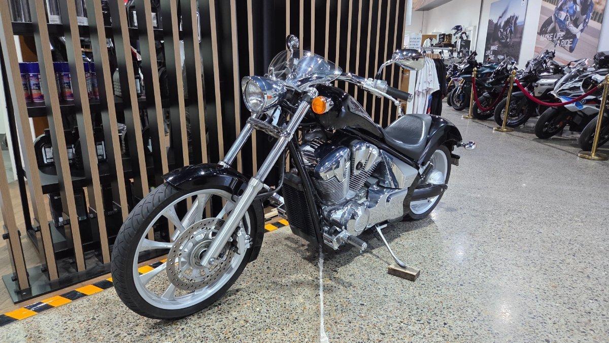 2009 HONDA VTX1300 (FURY) CRUISER