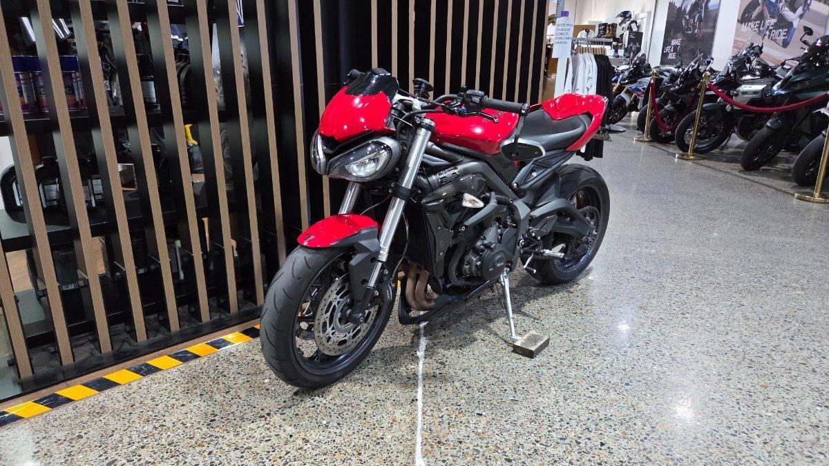 2021 TRIUMPH STREET TRIPLE S 660 LAMS ROAD