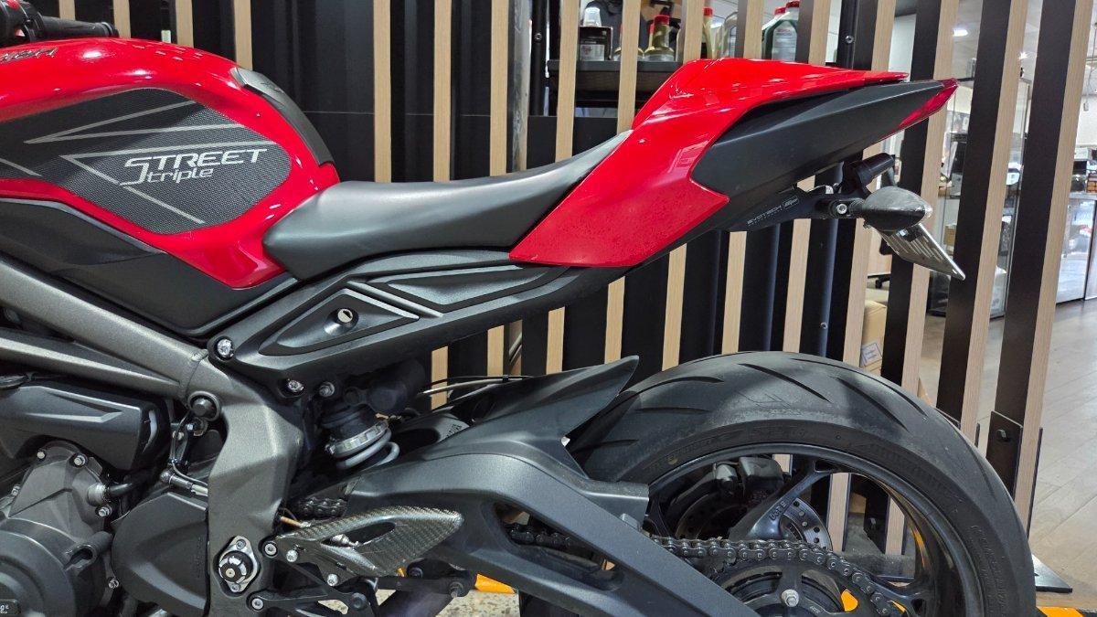 2021 TRIUMPH STREET TRIPLE S 660 LAMS ROAD
