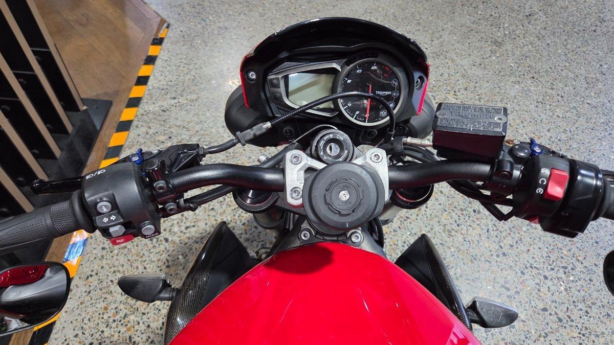2021 TRIUMPH STREET TRIPLE S 660 LAMS ROAD