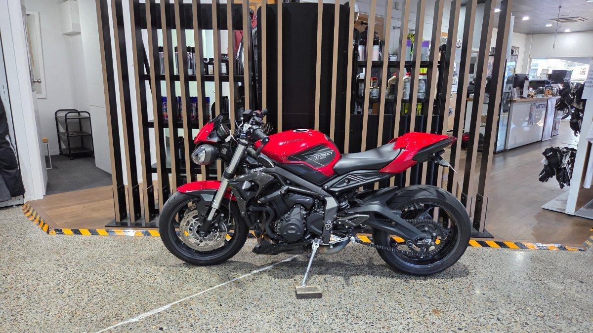2021 TRIUMPH STREET TRIPLE S 660 LAMS ROAD