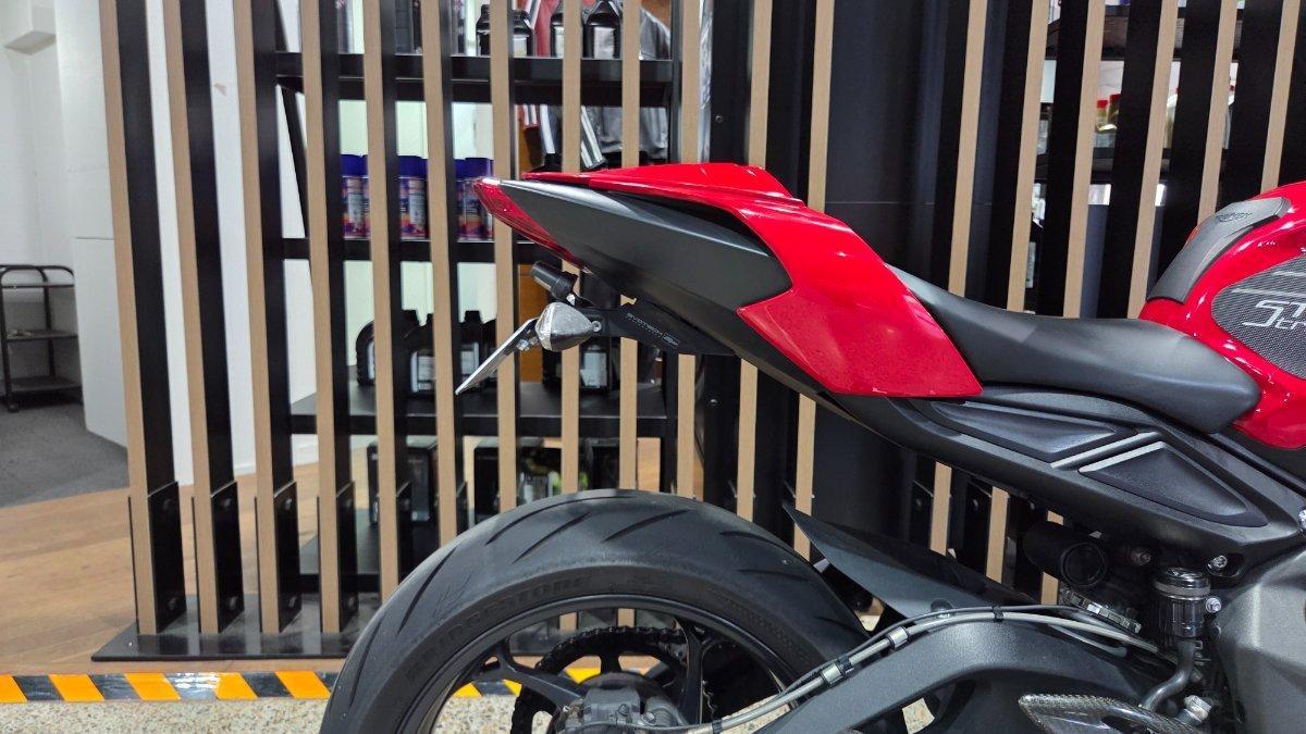 2021 TRIUMPH STREET TRIPLE S 660 LAMS ROAD