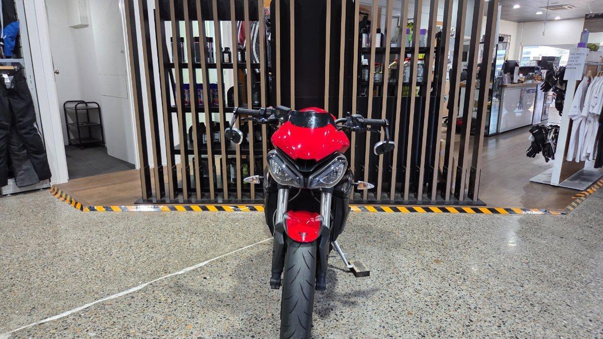 2021 TRIUMPH STREET TRIPLE S 660 LAMS ROAD