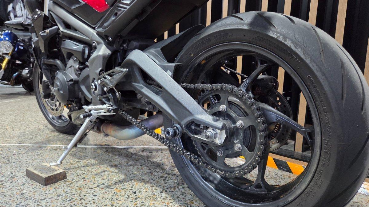 2021 TRIUMPH STREET TRIPLE S 660 LAMS ROAD