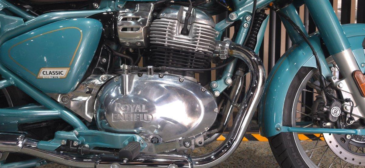 2026 ROYAL ENFIELD CLASSIC 650 ROAD