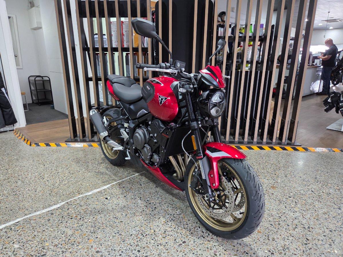 2026 TRIUMPH TRIDENT 800 ROAD