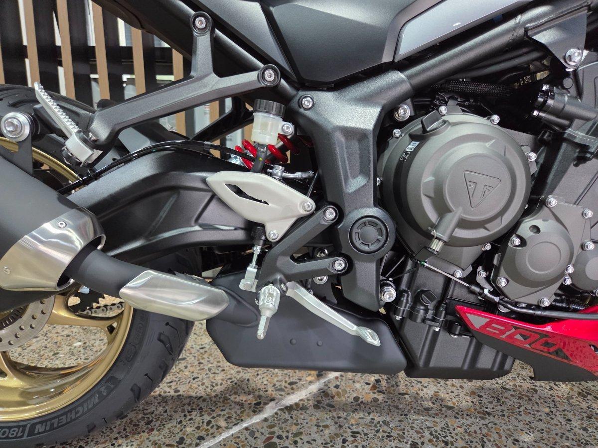 2026 TRIUMPH TRIDENT 800 ROAD