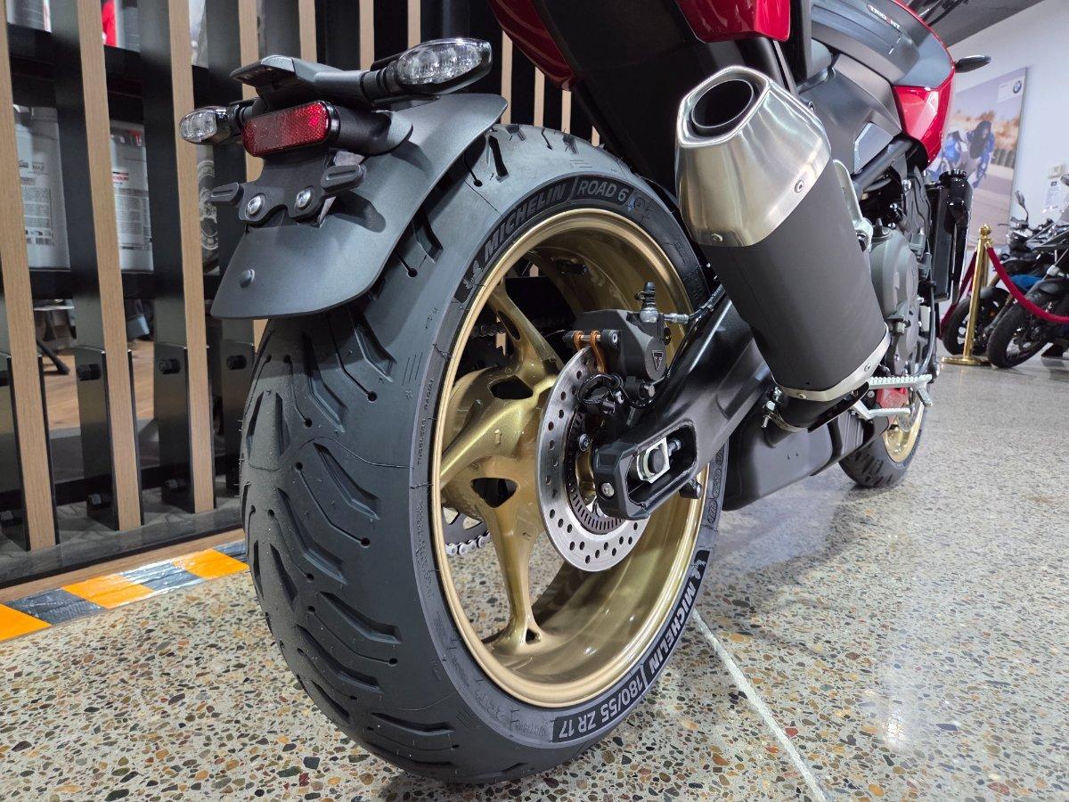 2026 TRIUMPH TRIDENT 800 ROAD