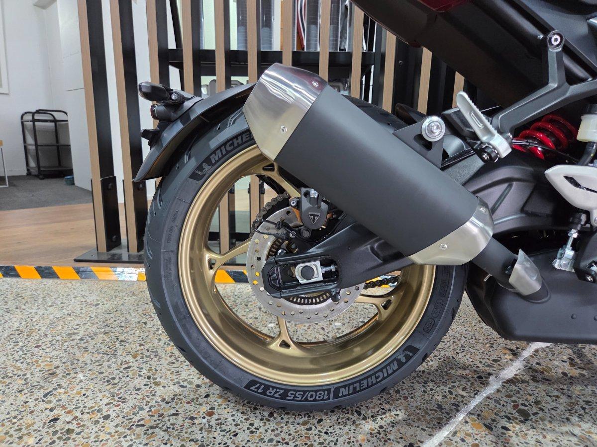 2026 TRIUMPH TRIDENT 800 ROAD
