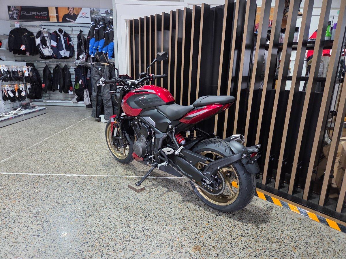 2026 TRIUMPH TRIDENT 800 ROAD