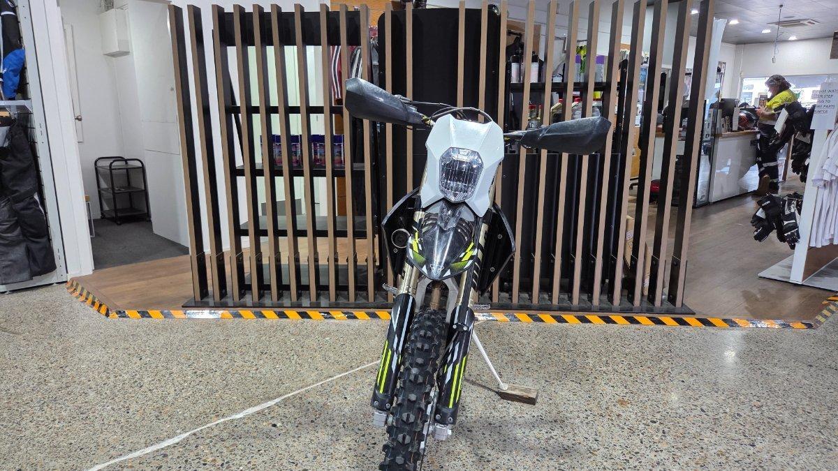 2025 TRIUMPH TF 250-E ENDURO