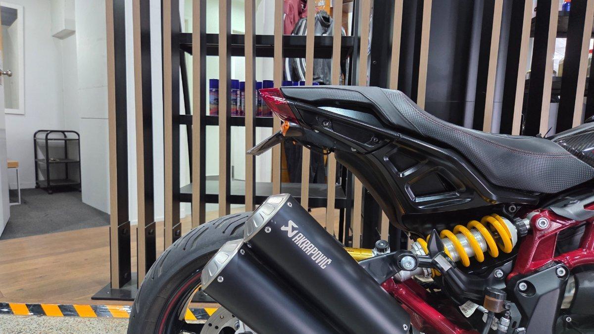 2022 INDIAN FTR R 1200 CARBON ROAD