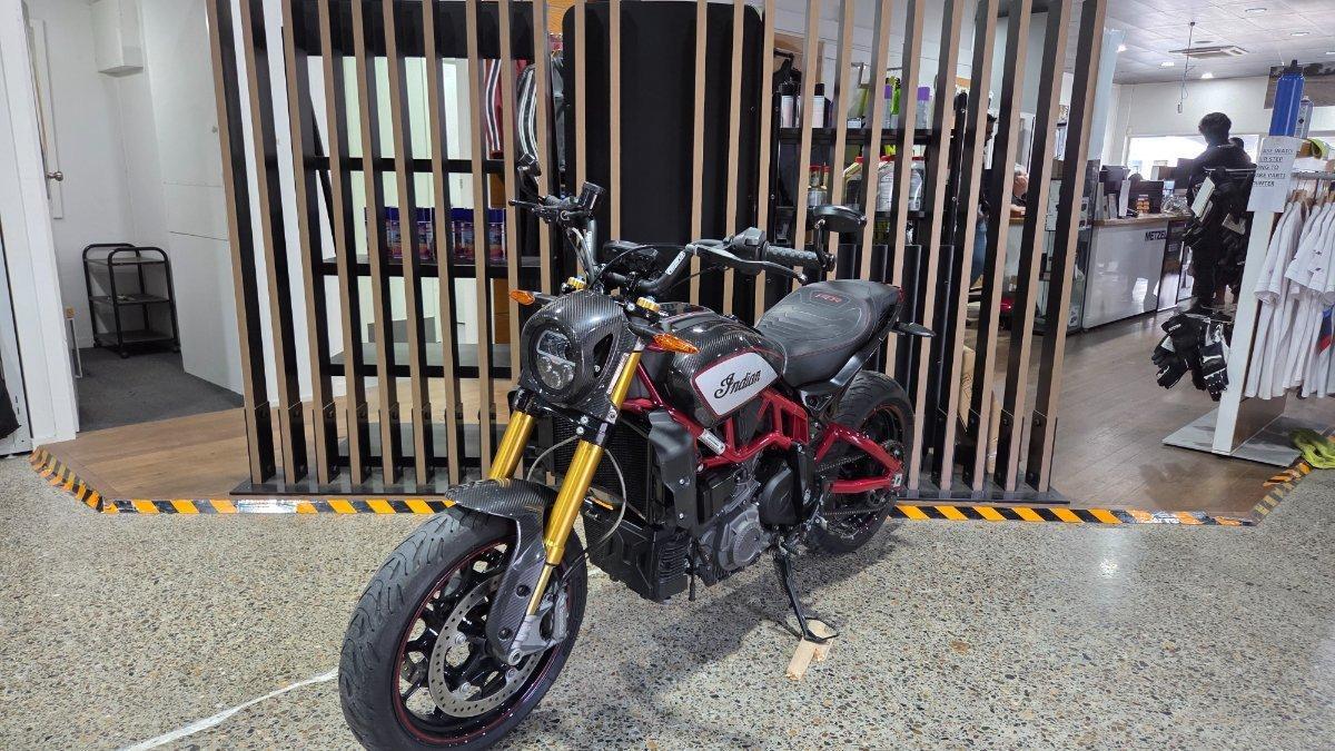 2022 INDIAN FTR R 1200 CARBON ROAD