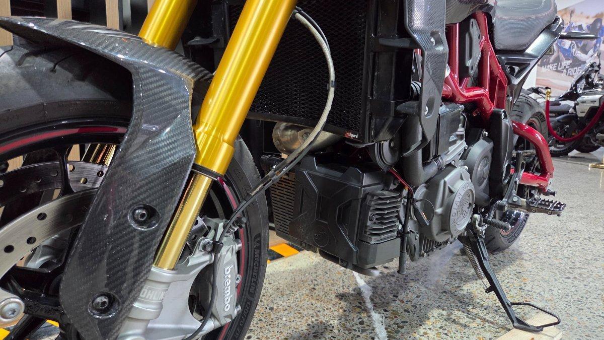 2022 INDIAN FTR R 1200 CARBON ROAD