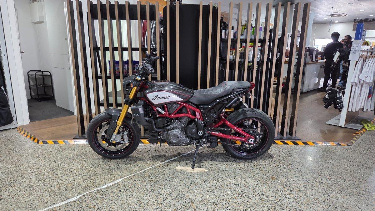 2022 INDIAN FTR R 1200 CARBON ROAD