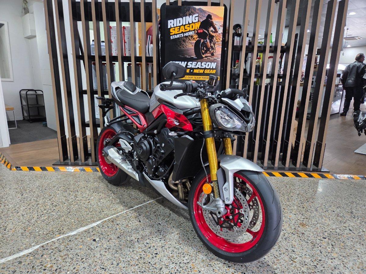 2026 TRIUMPH STREET TRIPLE 765 RX SPORTS