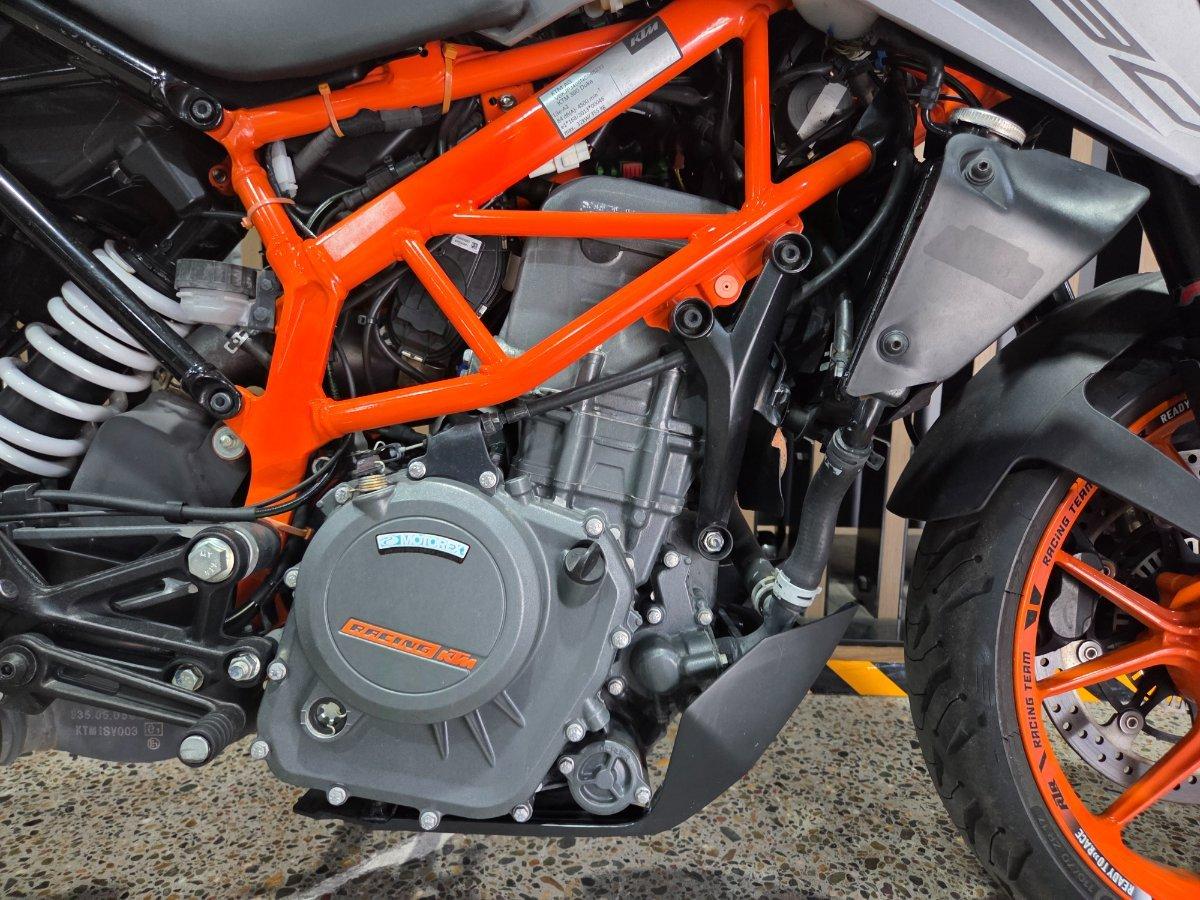 2022 KTM 390 DUKE ROAD