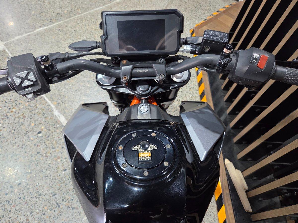 2022 KTM 390 DUKE ROAD
