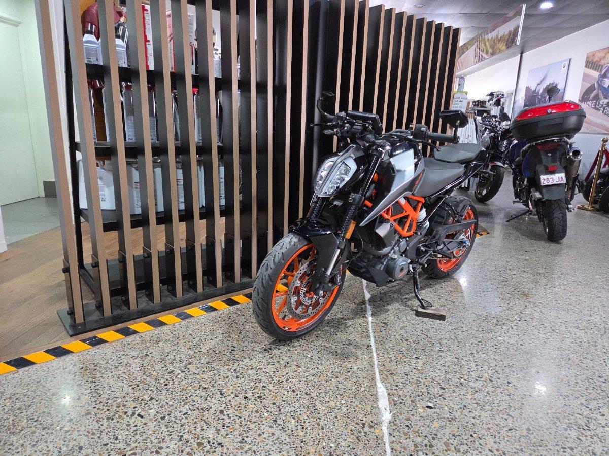 2022 KTM 390 DUKE ROAD