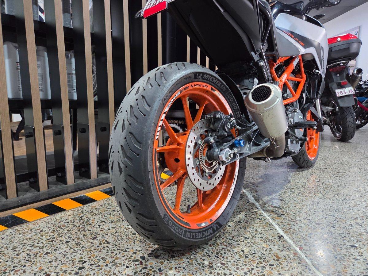 2022 KTM 390 DUKE ROAD