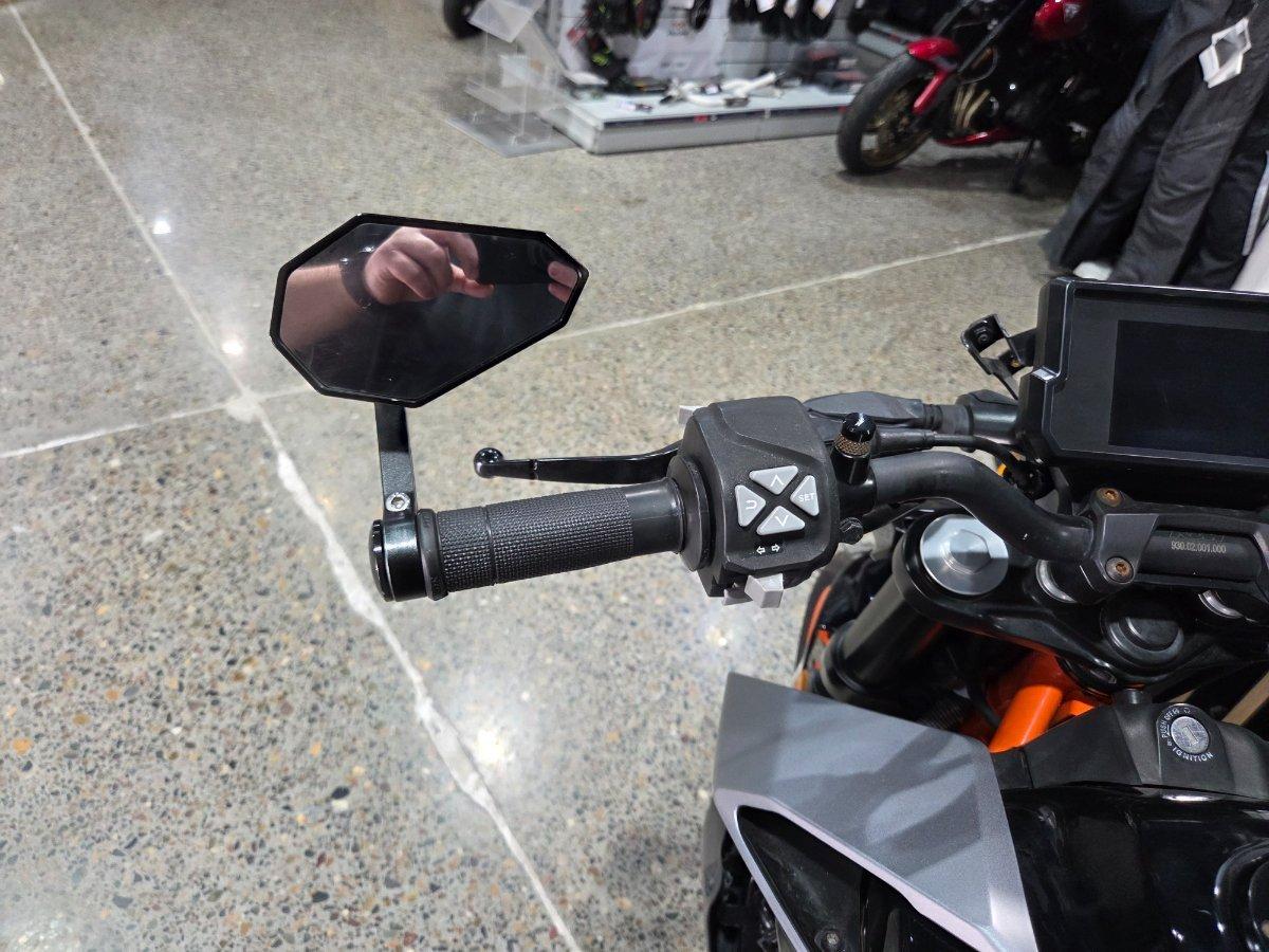 2022 KTM 390 DUKE ROAD