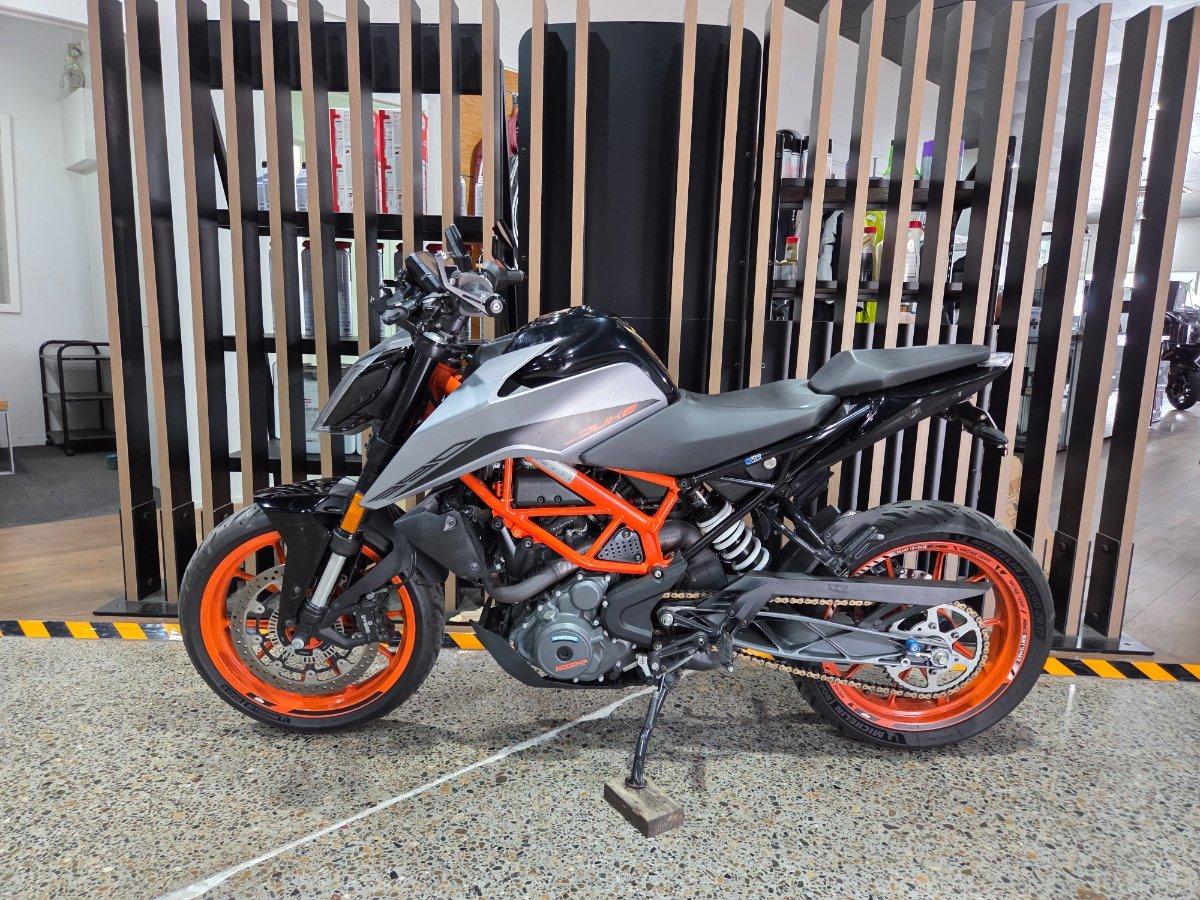 2022 KTM 390 DUKE ROAD