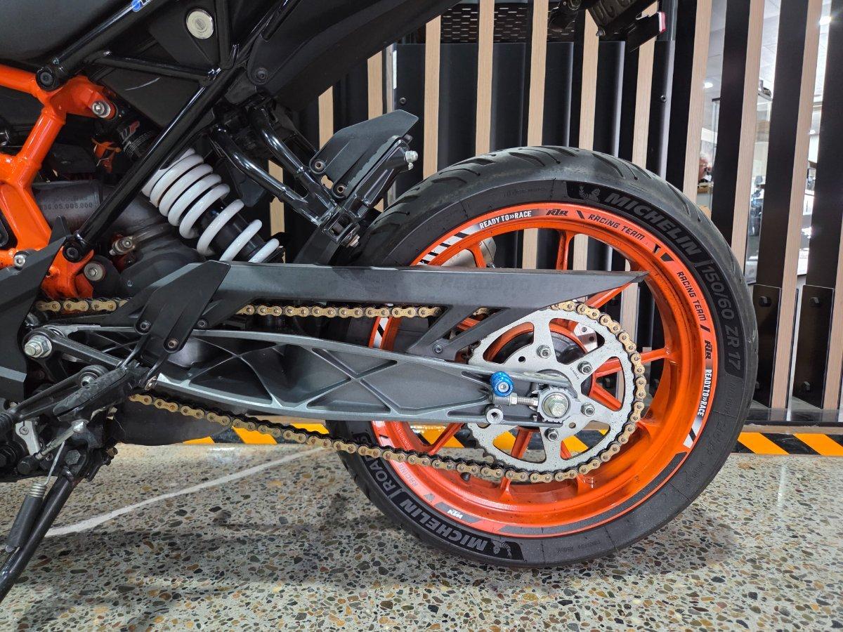 2022 KTM 390 DUKE ROAD