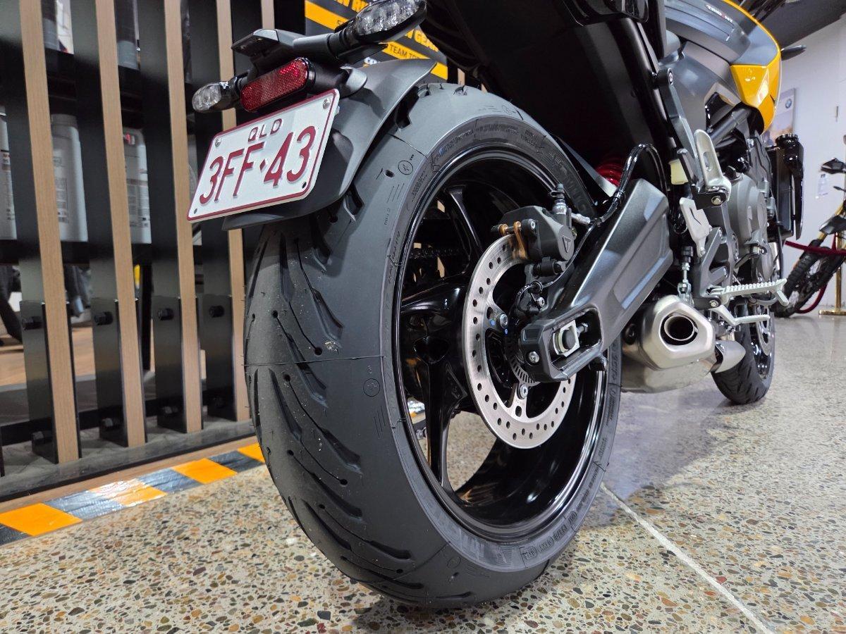 2026 TRIUMPH TRIDENT 660 ROAD