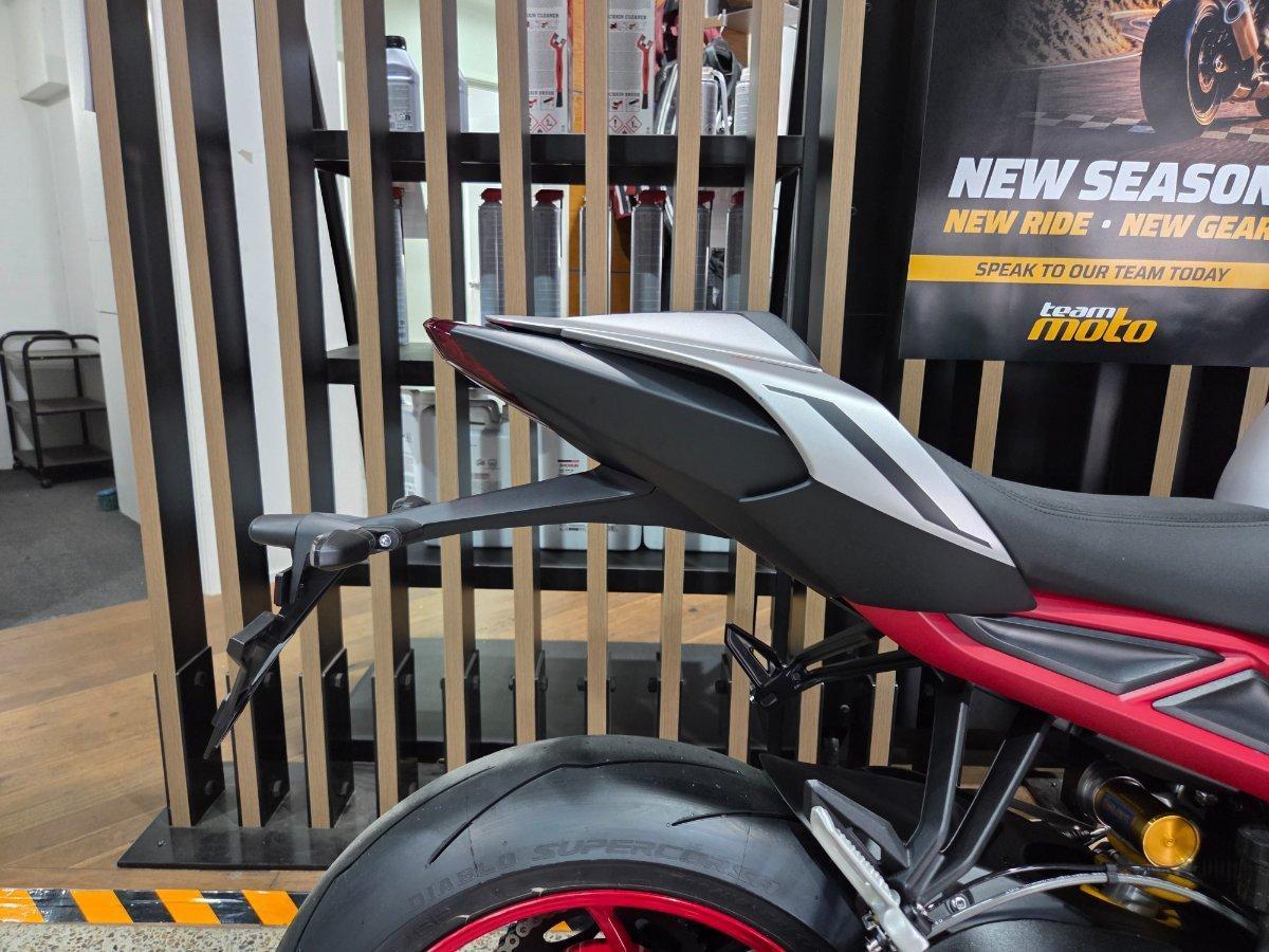 2026 TRIUMPH STREET TRIPLE 765 RX SPORTS
