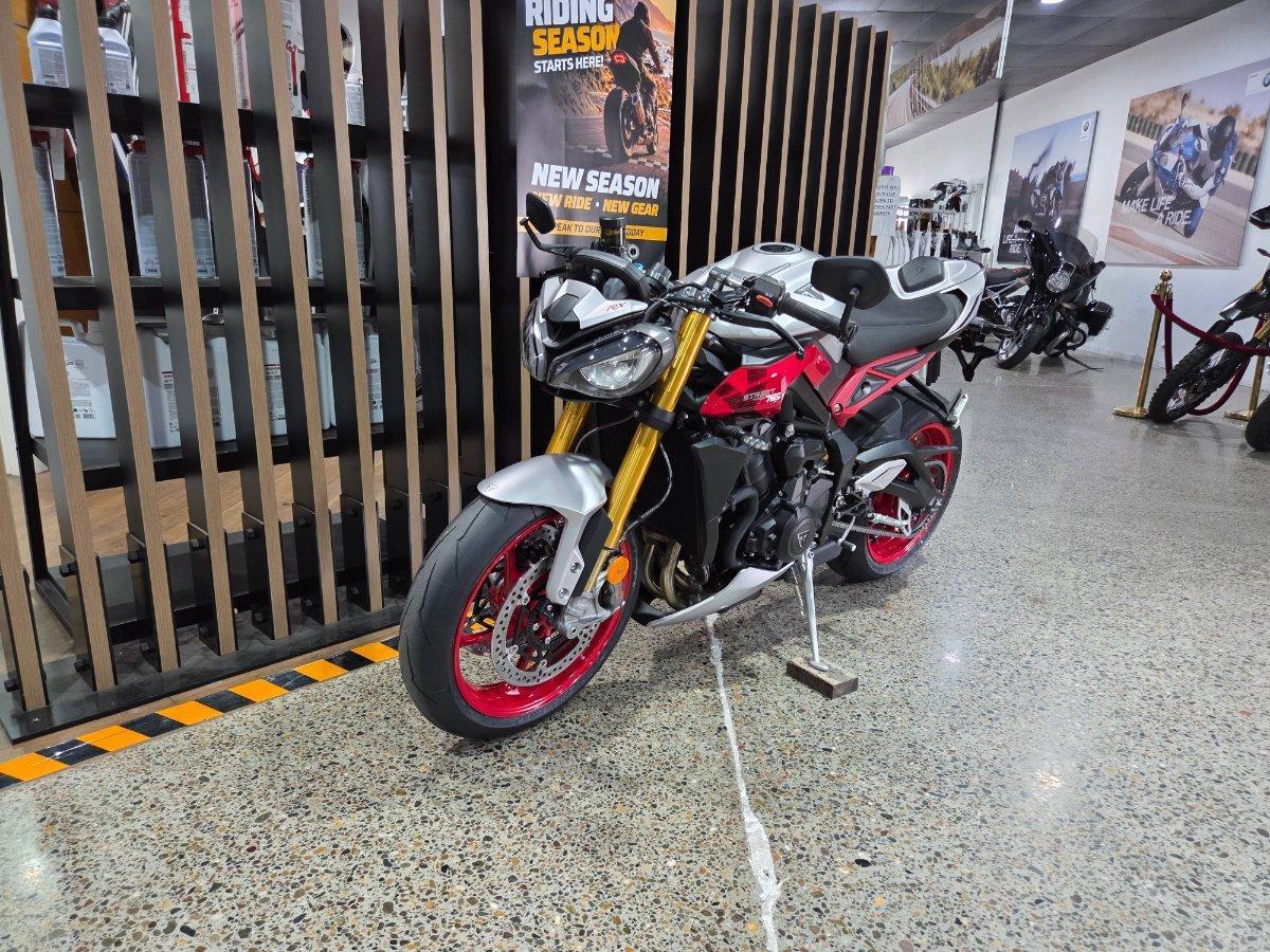 2026 TRIUMPH STREET TRIPLE 765 RX SPORTS