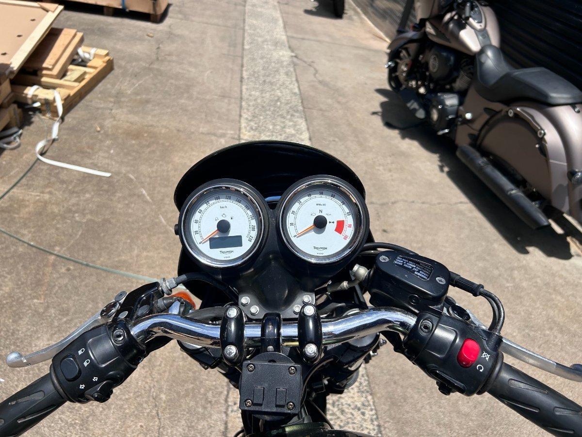 2012 TRIUMPH THRUXTON 900 ROAD