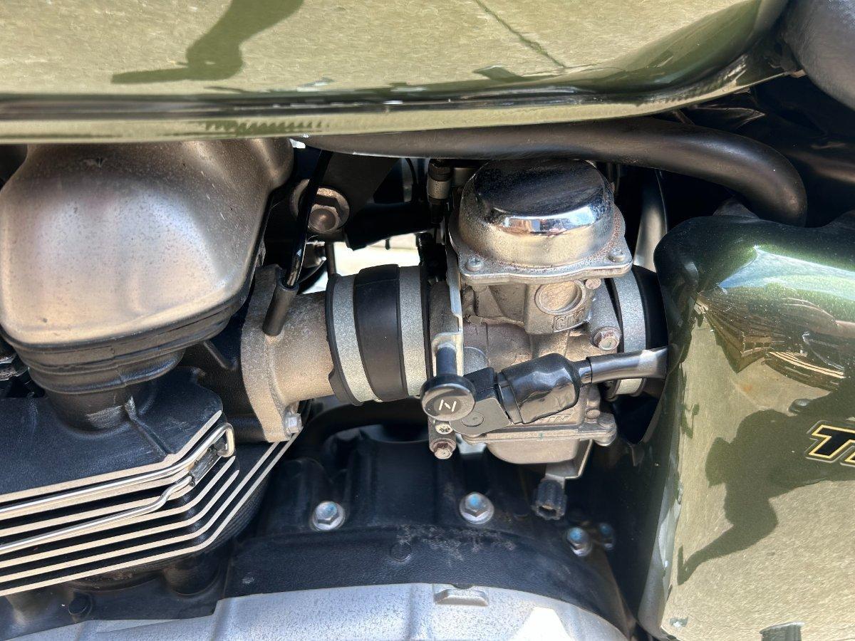 2012 TRIUMPH THRUXTON 900 ROAD