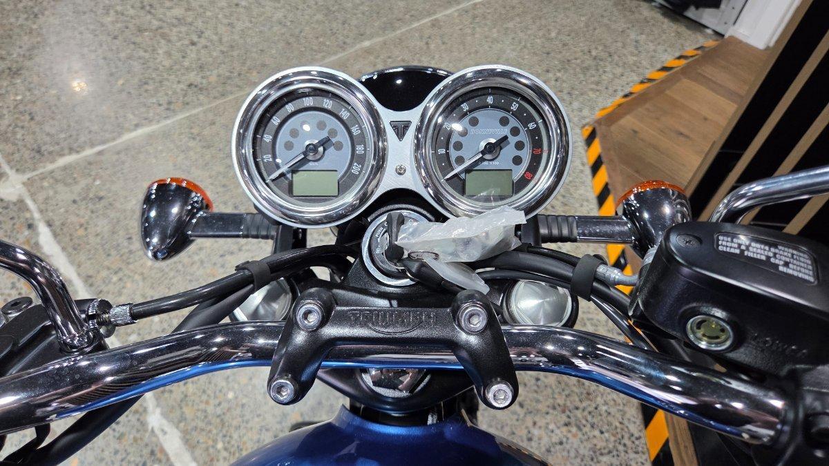 2026 TRIUMPH BONNEVILLE T120 ROAD